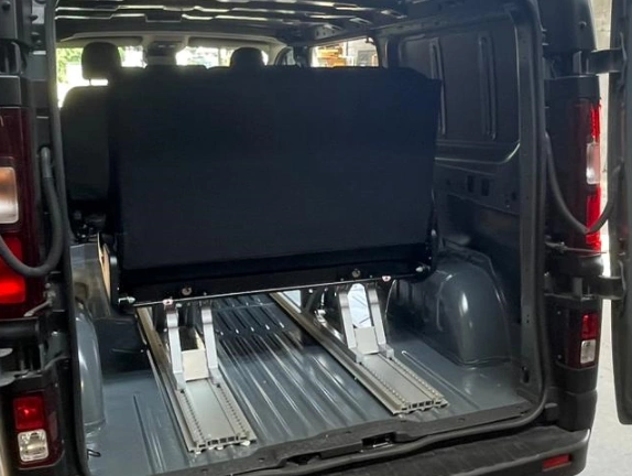 Detailaufnahme Schnierle SL3 Schlafsitzbank Renault