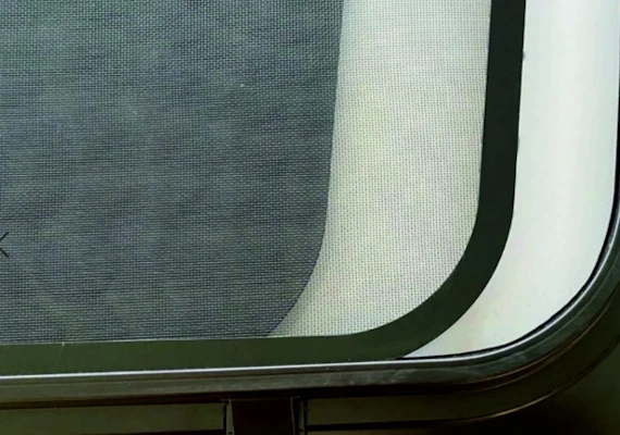 Moskitonetz aus Aluminium für Schiebefenster Sprinter W906-910 Detail